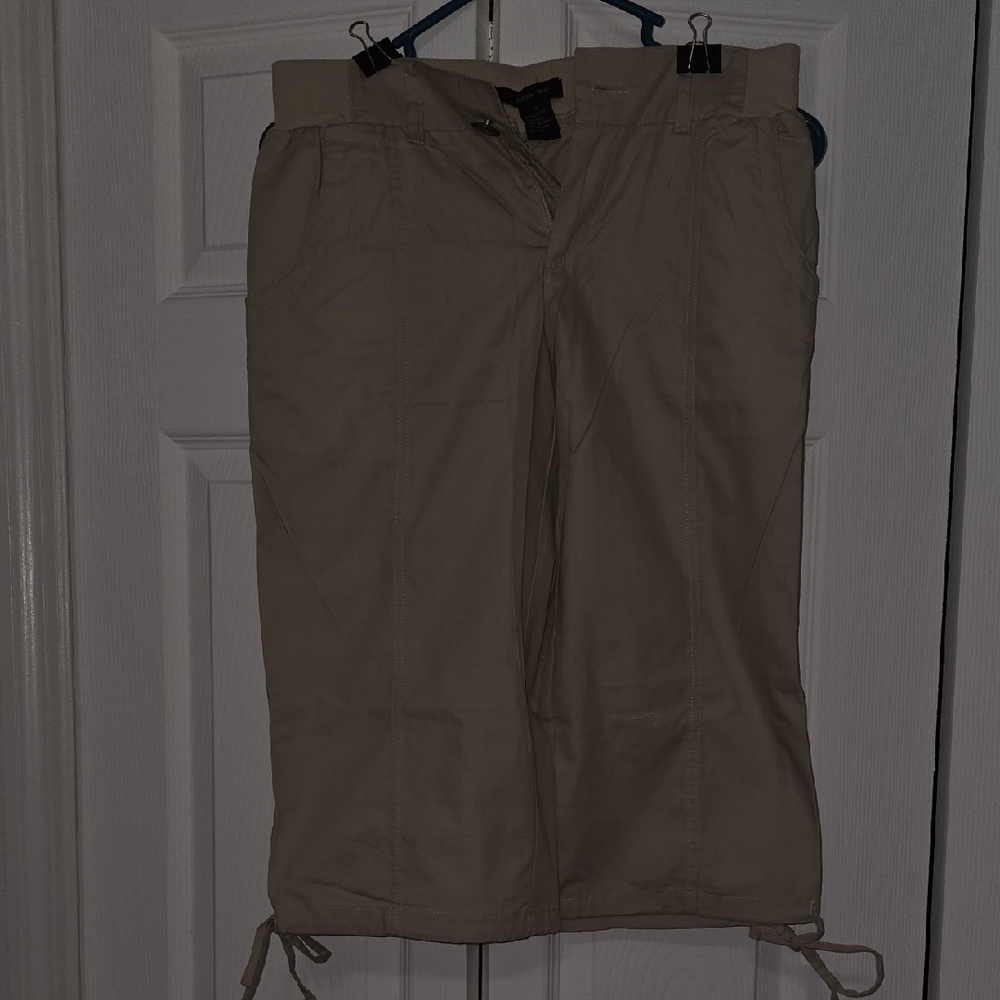 Women's Khaki Capris NWT